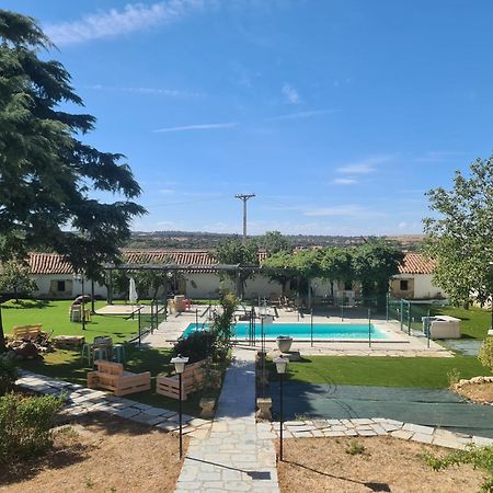 Casa Rural Palacio Conde De Aldana Con Piscina Entre Encinares Y Dehesas Terradillos ภายนอก รูปภาพ