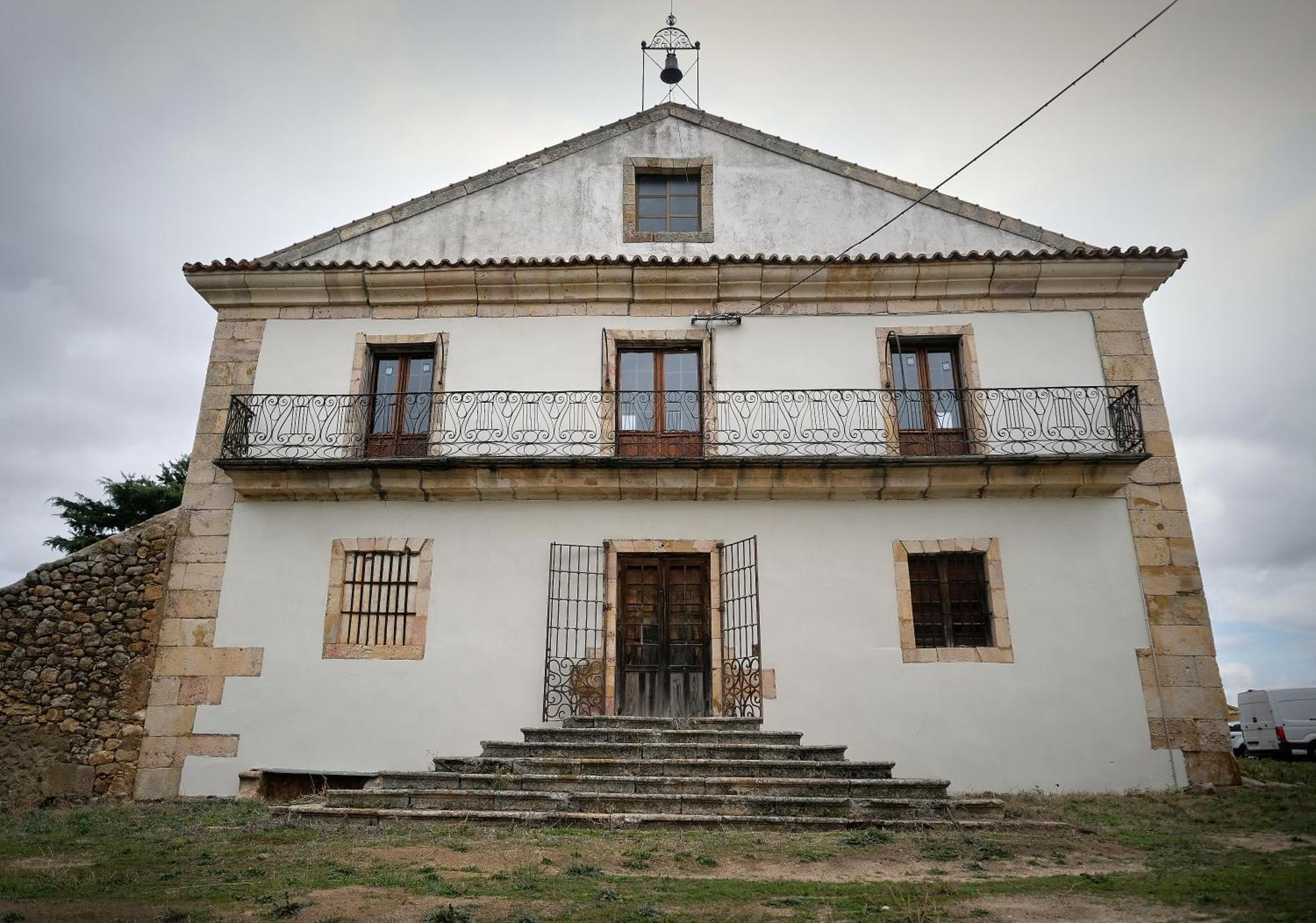 Casa Rural Palacio Conde De Aldana Con Piscina Entre Encinares Y Dehesas Terradillos ภายนอก รูปภาพ
