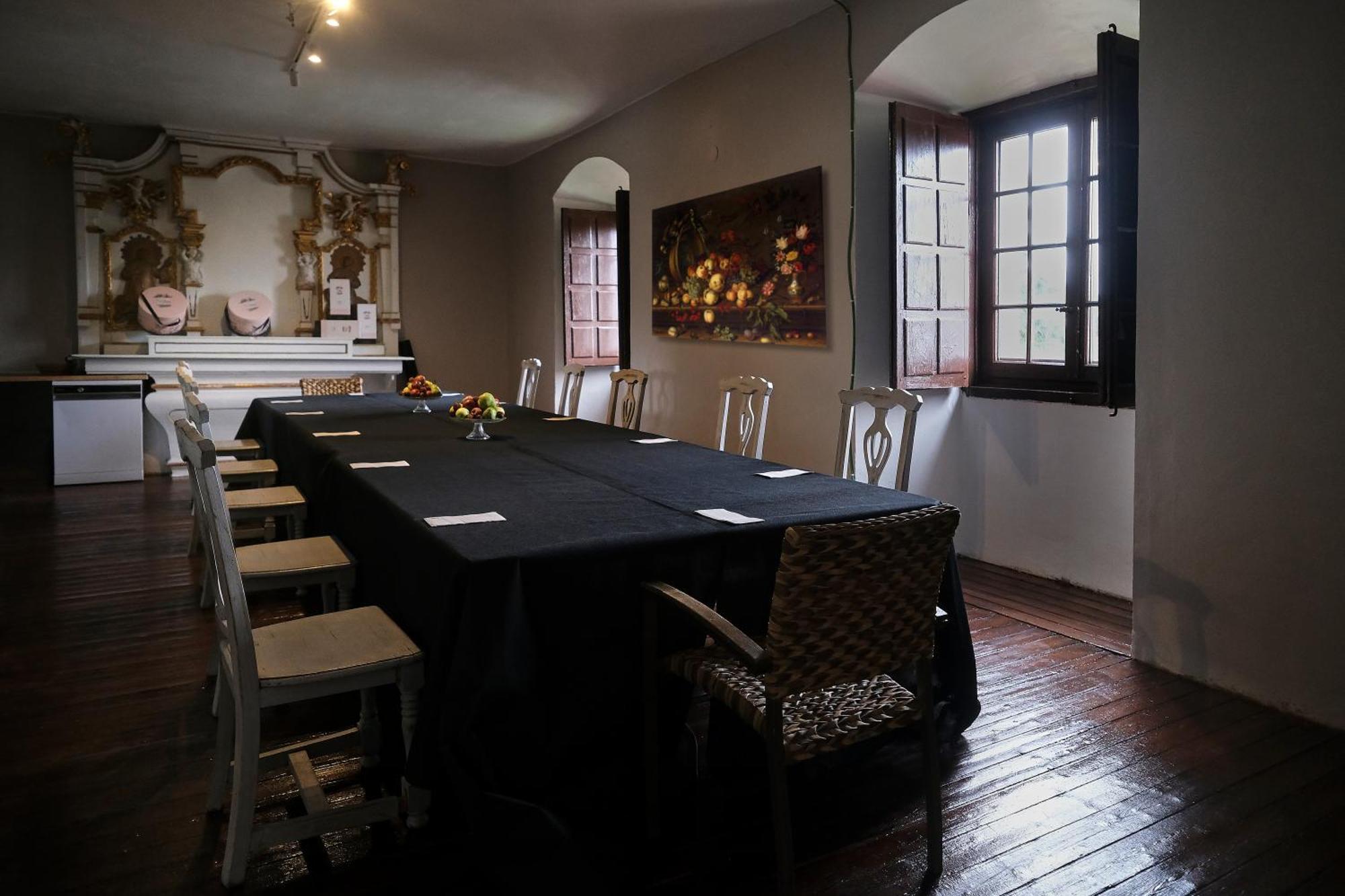 Casa Rural Palacio Conde De Aldana Con Piscina Entre Encinares Y Dehesas Terradillos ภายนอก รูปภาพ