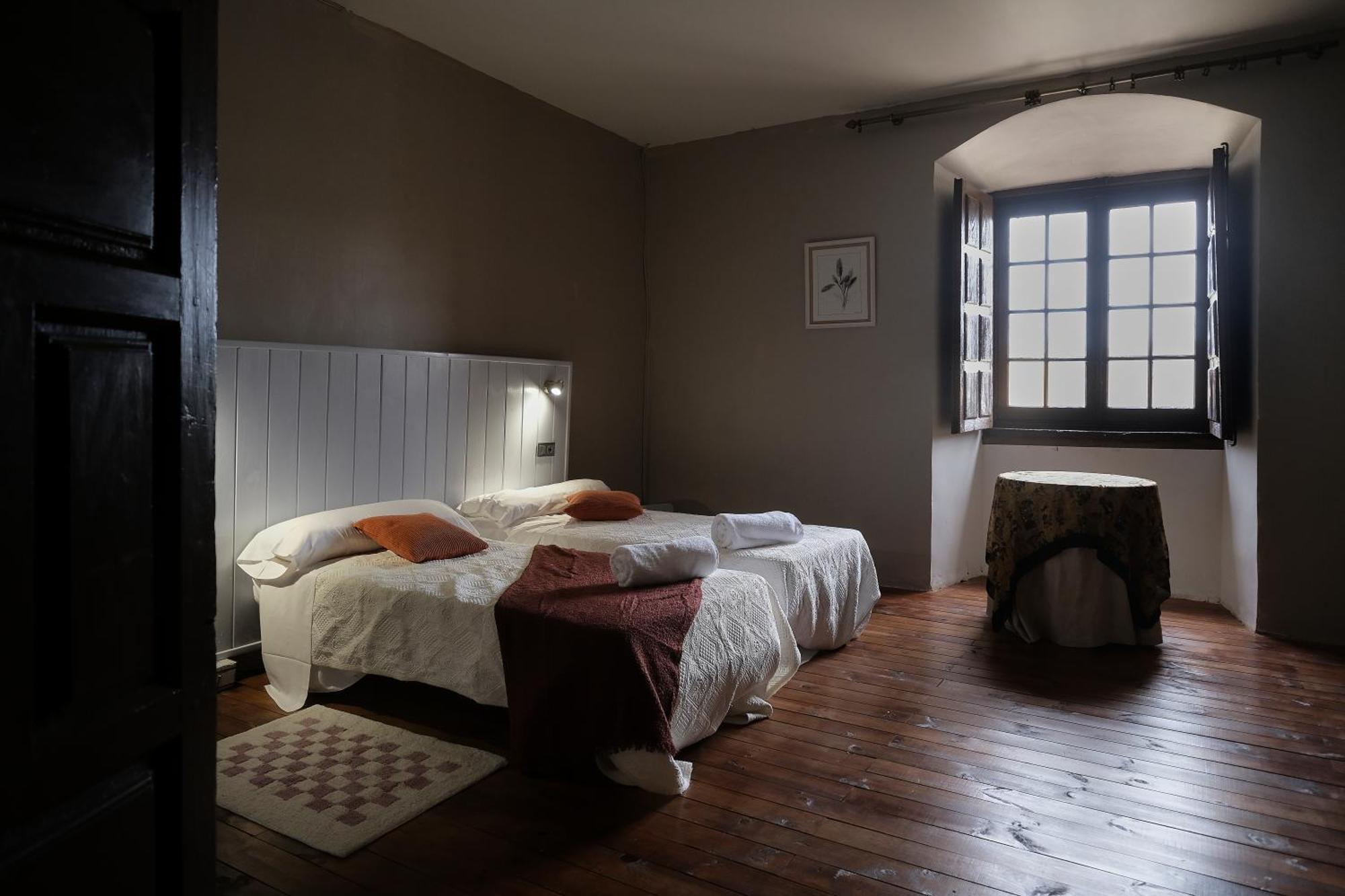 Casa Rural Palacio Conde De Aldana Con Piscina Entre Encinares Y Dehesas Terradillos ภายนอก รูปภาพ