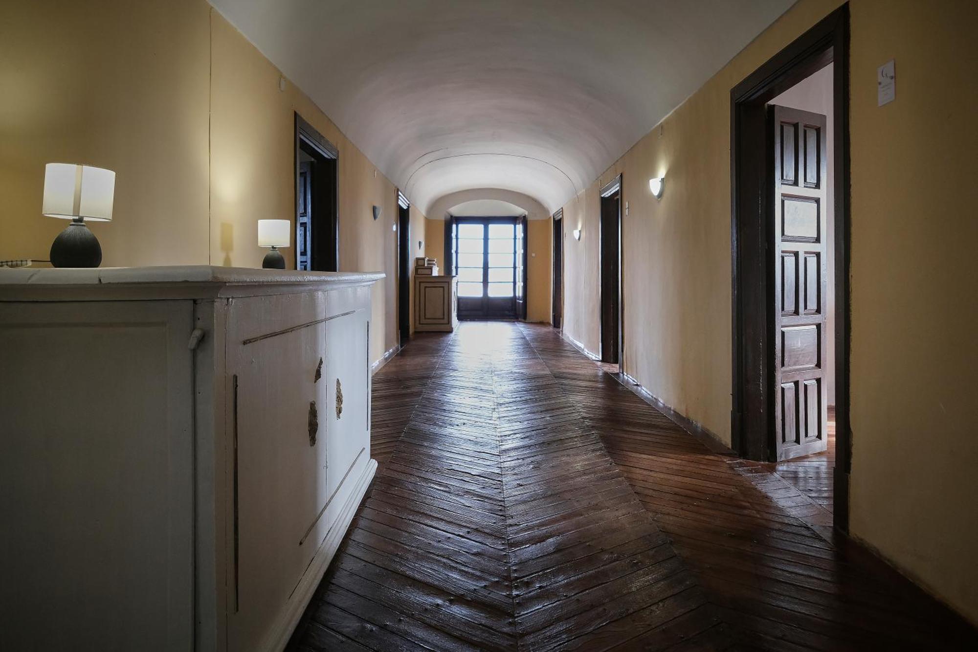 Casa Rural Palacio Conde De Aldana Con Piscina Entre Encinares Y Dehesas Terradillos ภายนอก รูปภาพ