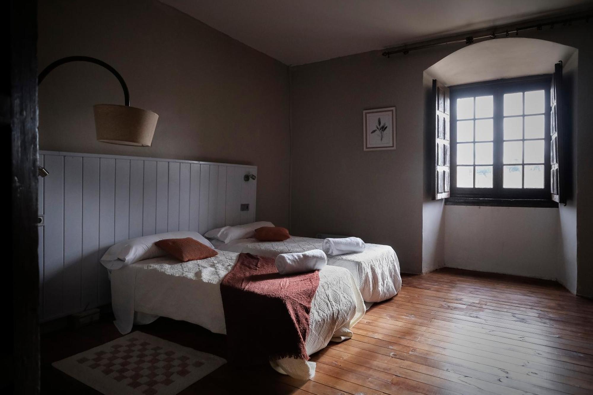 Casa Rural Palacio Conde De Aldana Con Piscina Entre Encinares Y Dehesas Terradillos ภายนอก รูปภาพ