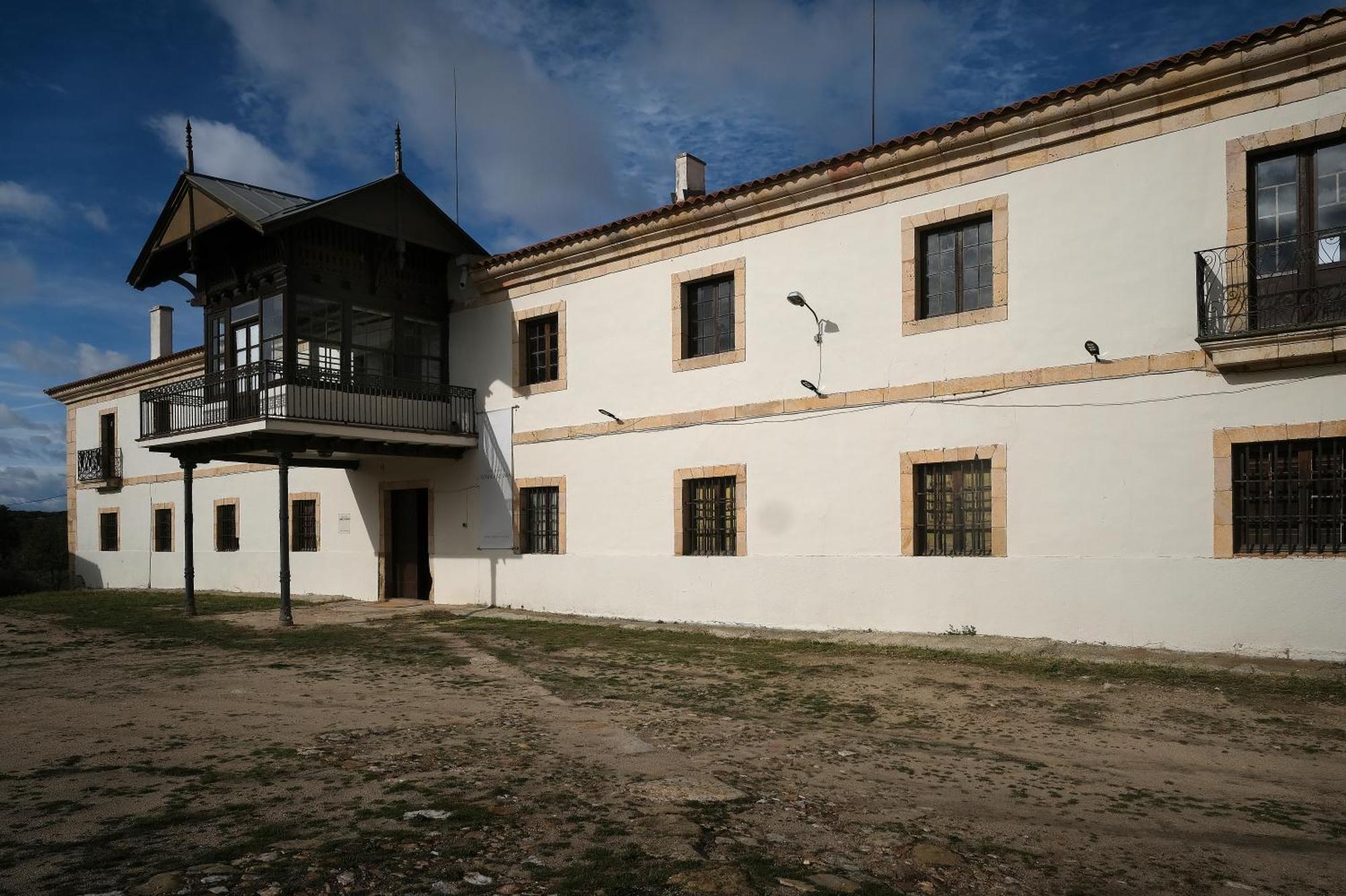 Casa Rural Palacio Conde De Aldana Con Piscina Entre Encinares Y Dehesas Terradillos ภายนอก รูปภาพ
