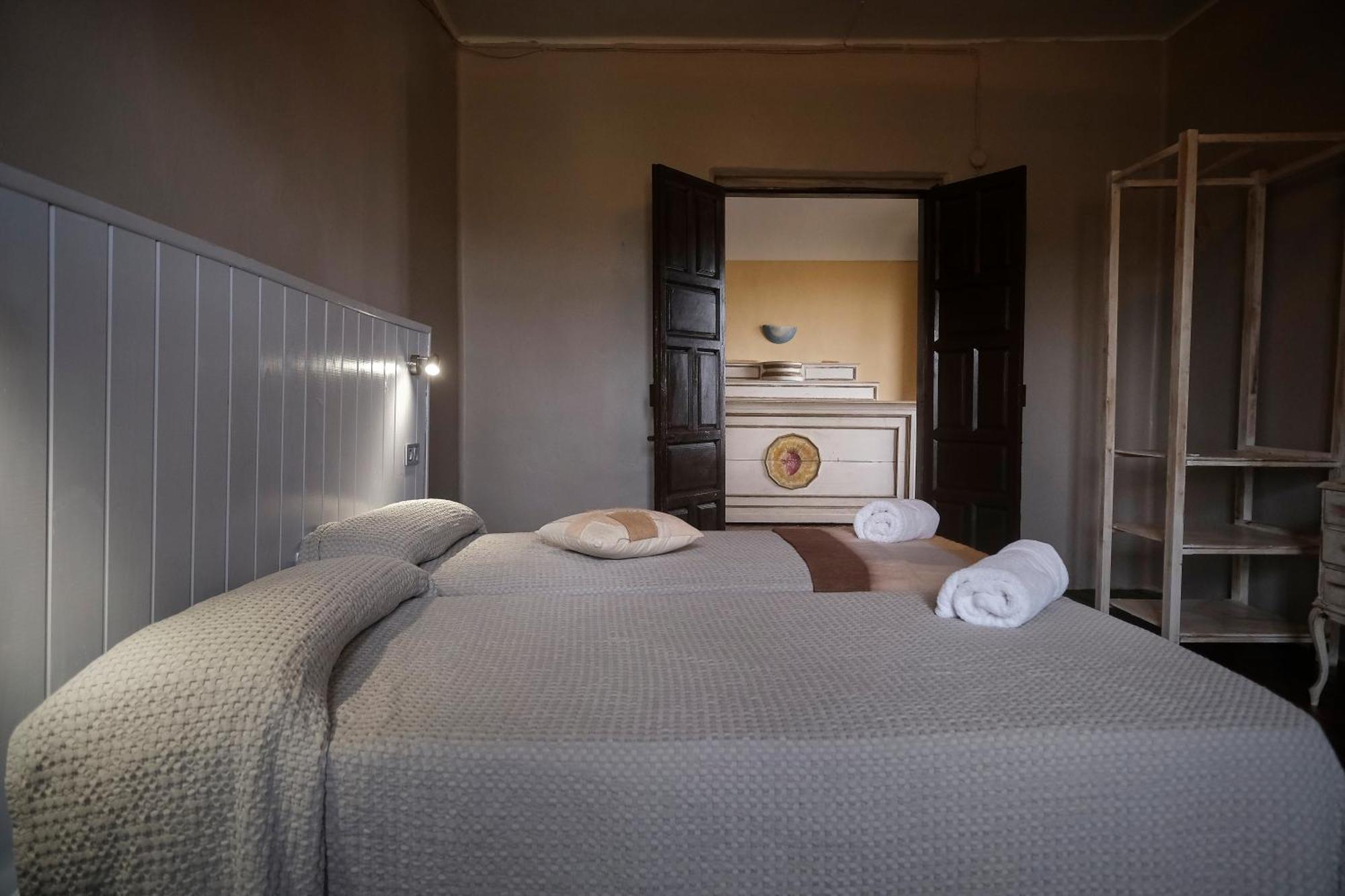 Casa Rural Palacio Conde De Aldana Con Piscina Entre Encinares Y Dehesas Terradillos ภายนอก รูปภาพ