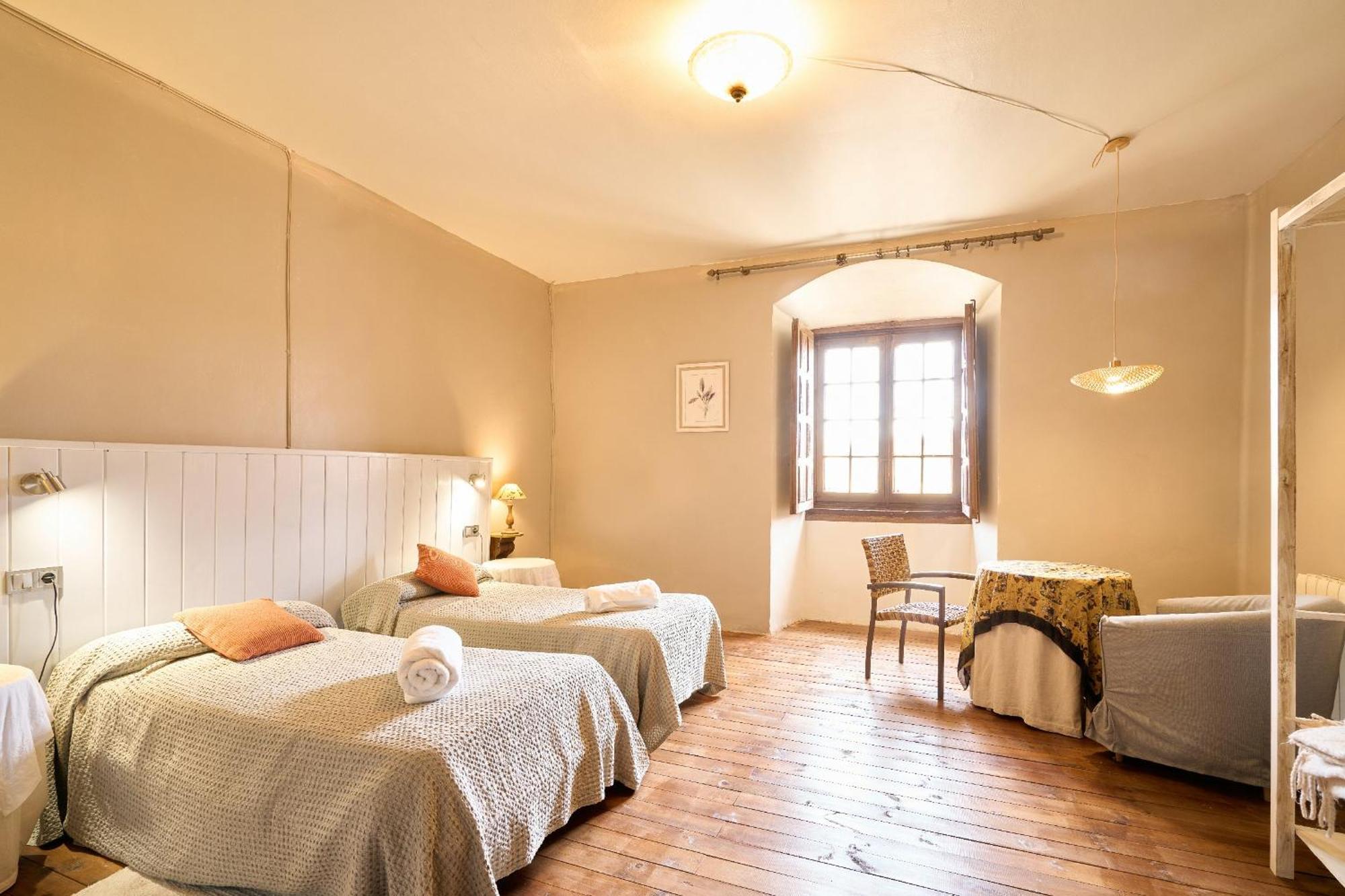 Casa Rural Palacio Conde De Aldana Con Piscina Entre Encinares Y Dehesas Terradillos ภายนอก รูปภาพ